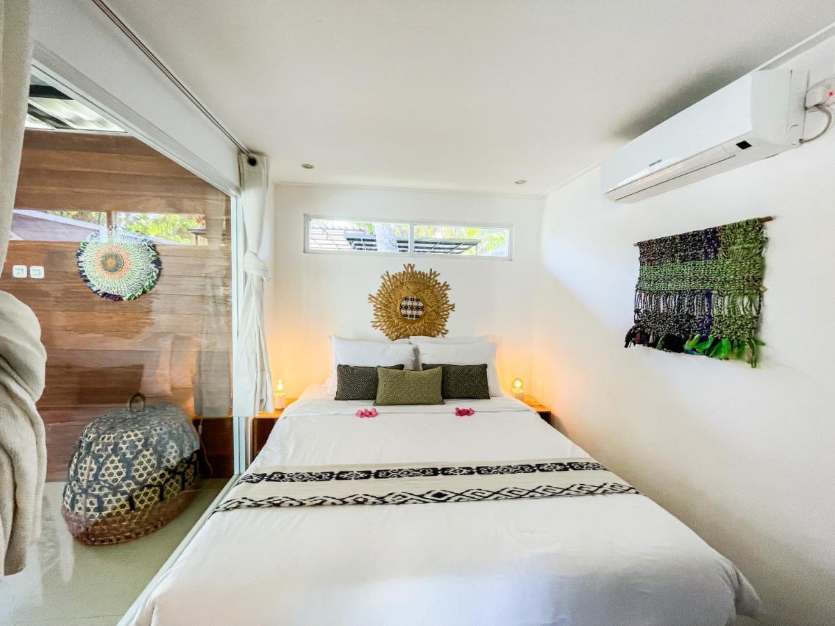 Villa Kotak Surfers Escape Reopening Rates Apply Now Selong Belanak Eksteriør bilde