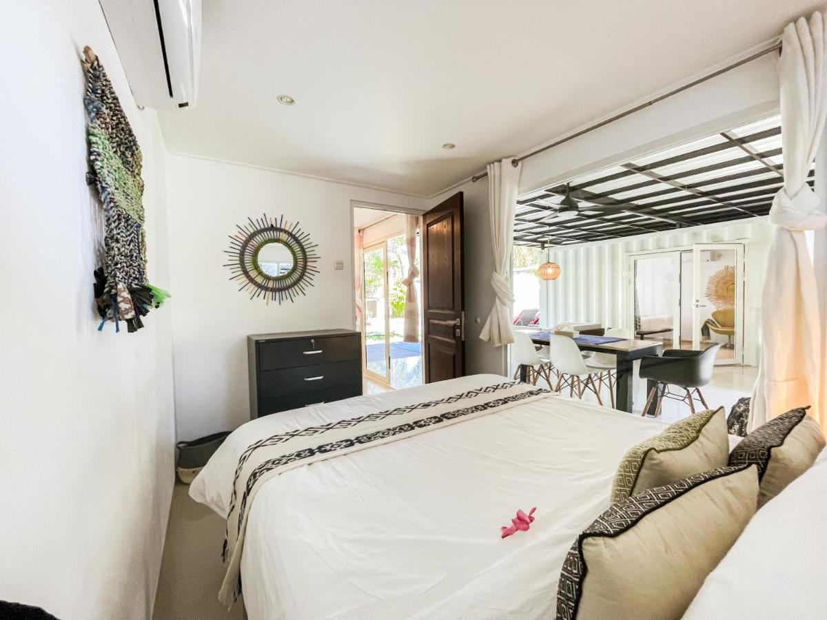 Villa Kotak Surfers Escape Reopening Rates Apply Now Selong Belanak Eksteriør bilde