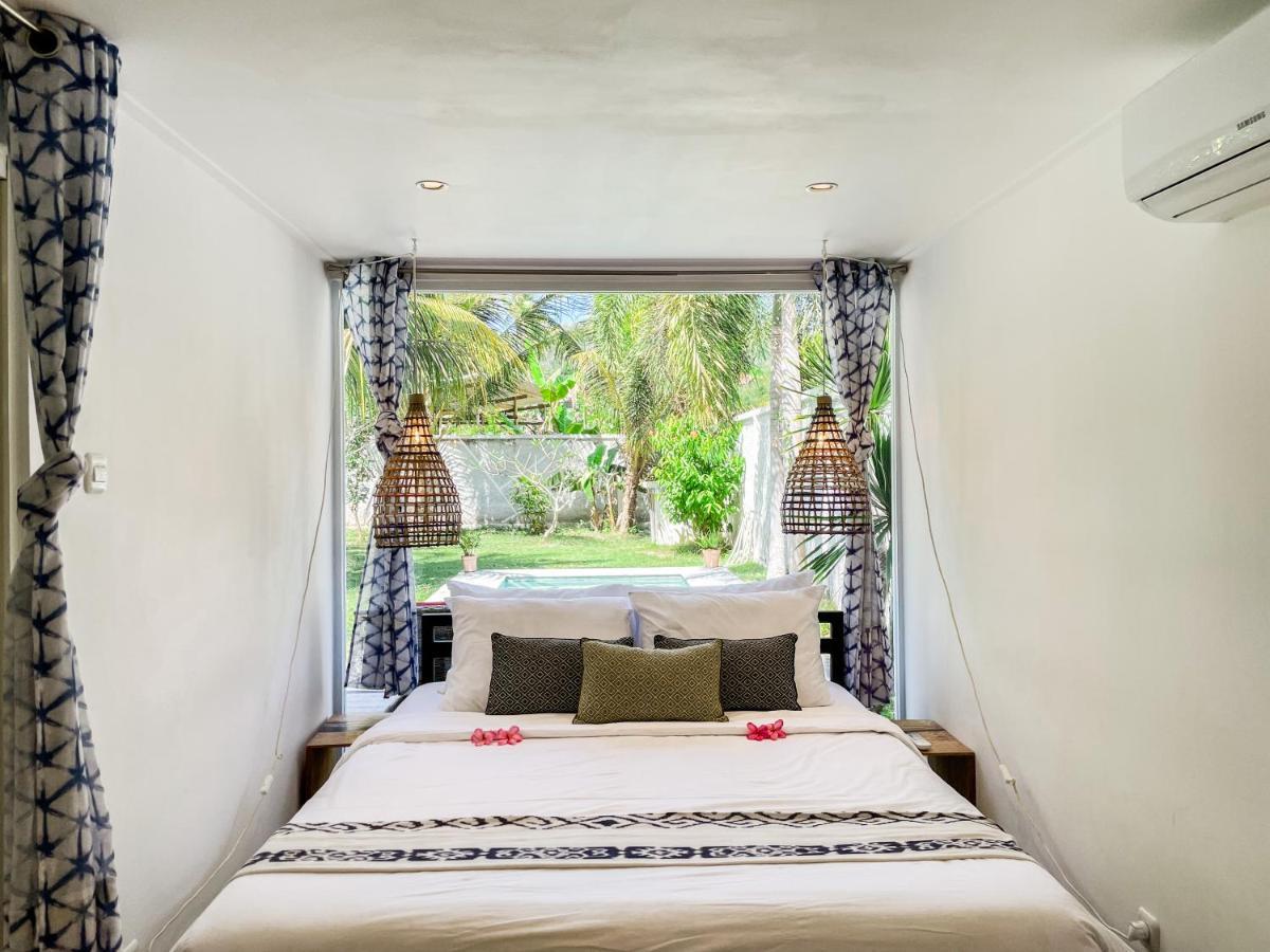 Villa Kotak Surfers Escape Reopening Rates Apply Now Selong Belanak Eksteriør bilde