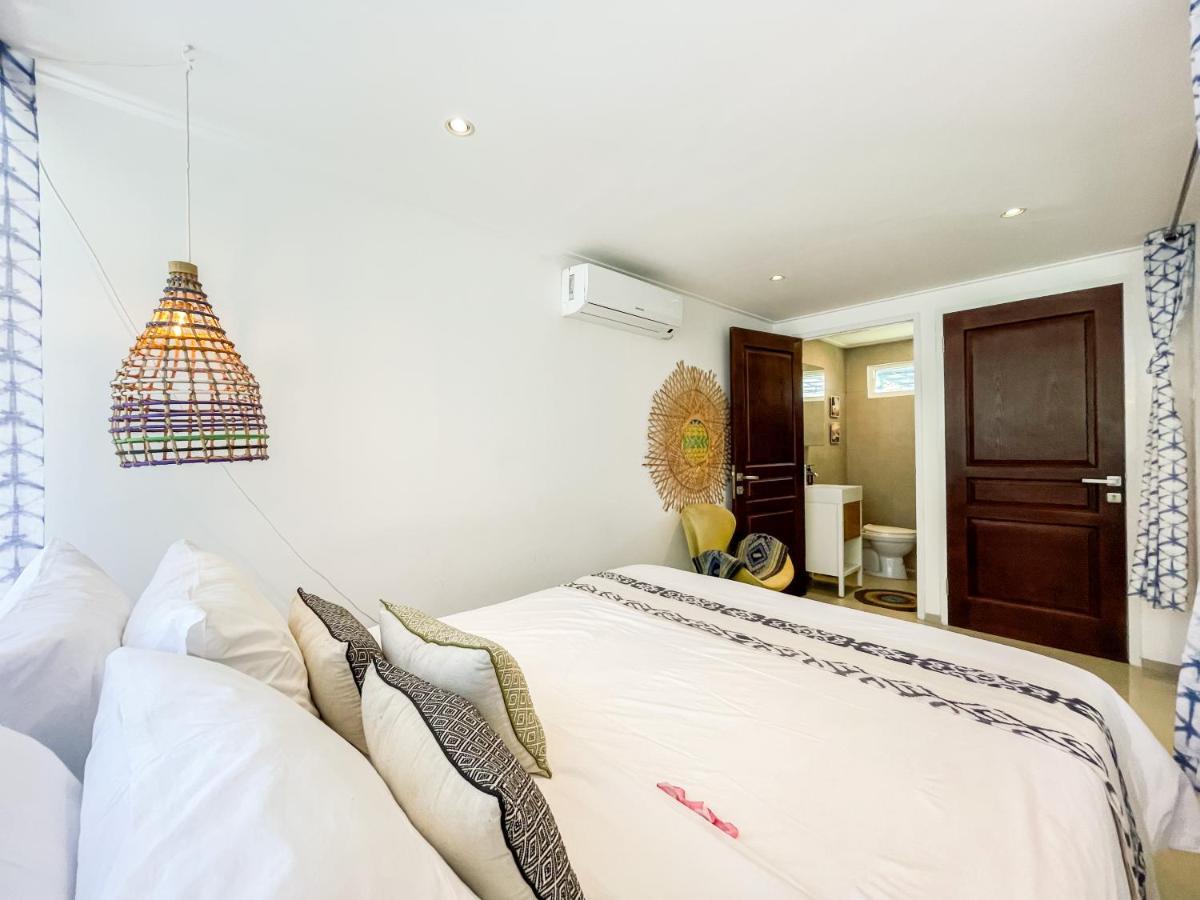 Villa Kotak Surfers Escape Reopening Rates Apply Now Selong Belanak Eksteriør bilde
